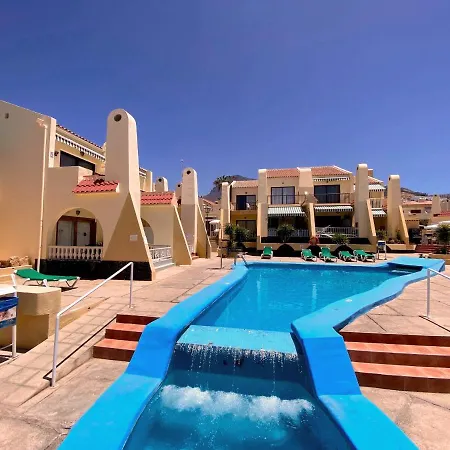 Aircon -Cozy Pool View Apartment - Mareverde Lägenhet