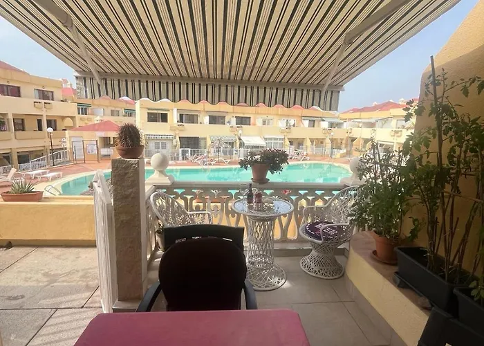 Aircon -Cozy Pool View Apartment - Mareverde