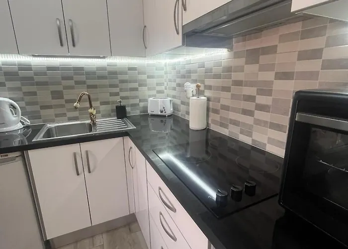 Aircon -Cozy Pool View Apartment - Mareverde شقة أذيخي