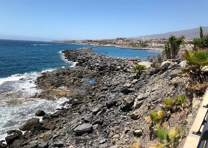 Aircon -Cozy Pool View Apartment - Mareverde Apartment