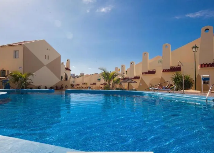 Aircon -Cozy Pool View Apartment - Mareverde